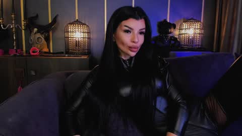 Snapshot of mistresselenia chatting on February 2, 2:02 pm Elenia online show from February 2, 2:02 pm