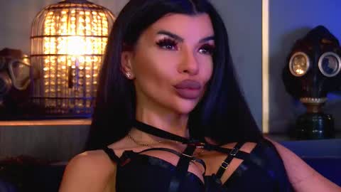 Snapshot of mistresselenia chatting on November 22, 12:48 pm Elenia online show from November 22, 12:48 pm