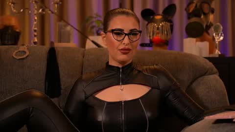 Mistress Kelly online show from October 17, 9:39 pm