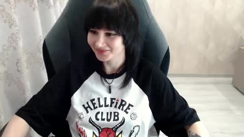 Snapshot of misty_dark chatting on October 22, 10:04 am misty_dark online show from October 22, 10:04 am