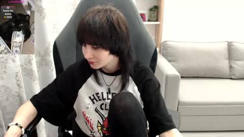 Snapshot of misty_dark chatting on November 7, 9:04 pm misty_dark online show from November 7, 9:04 pm