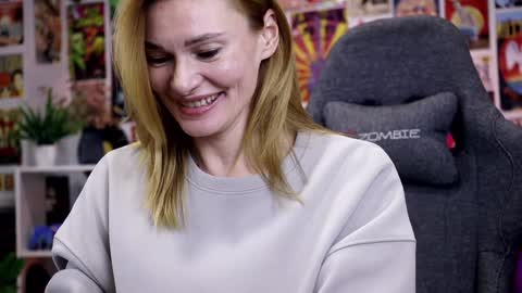 Snapshot of mistybarnes chatting on December 8, 5:33 pm MistyBarnes NONUDE MODEL online show from December 8, 5:33 pm