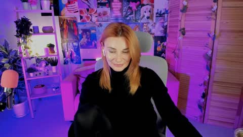 Snapshot of mistybarnes chatting on December 9, 12:19 pm MistyBarnes NONUDE MODEL online show from December 9, 12:19 pm