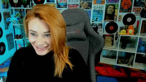 Snapshot of mistybarnes chatting on December 15, 7:02 am MistyBarnes NONUDE MODEL online show from December 15, 7:02 am