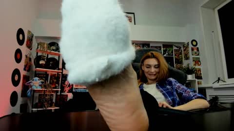 Snapshot of mistybarnes chatting on December 16, 12:38 pm MistyBarnes NONUDE MODEL online show from December 16, 12:38 pm