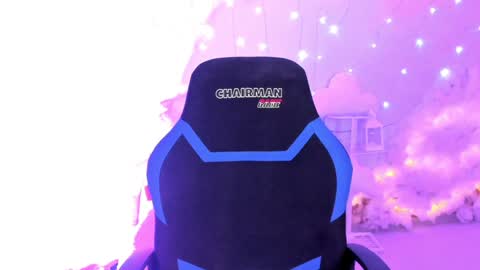 Snapshot of mistybarnes chatting on December 21, 2:47 pm MistyBarnes NONUDE MODEL online show from December 21, 2:47 pm