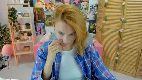 Snapshot of mistybarnes chatting on February 28, 8:53 am MistyBarnes NONUDE MODEL online show from February 28, 8:53 am