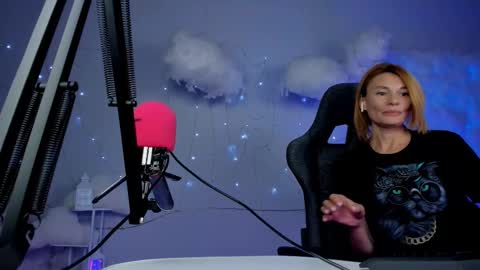 Snapshot of mistybarnes chatting on March 10, 2:59 pm MistyBarnes NONUDE MODEL online show from March 10, 2:59 pm