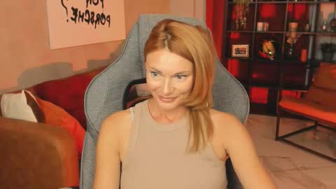 Snapshot of mistybarnes chatting on October 5, 2:37 pm MistyBarnes NONUDE MODEL online show from October 5, 2:37 pm