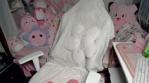 Misty online show from December 13, 1:04 am