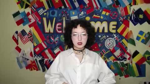 Aria online show from October 25, 11:40 am