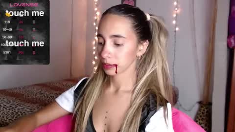 Snapshot of mitchwilson1 chatting on November 1, 1:40 am mitchwilson1 online show from November 1, 1:40 am