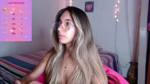 Snapshot of mitchwilson1 chatting on November 11, 10:54 pm mitchwilson1 online show from November 11, 10:54 pm