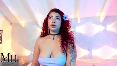 mizzhell_ online show from September 29, 12:43 pm