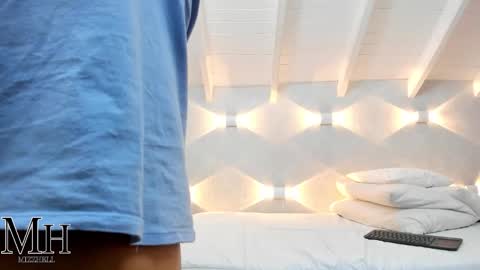 mizzhell_ online show from November 16, 12:44 pm