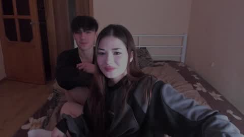 Snapshot of mmkakpoxyi22 chatting on December 13, 1:37 am alice and ray online show from December 13, 1:37 am