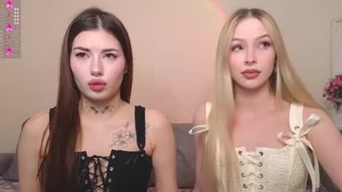 Snapshot of mmkakpoxyi22 chatting on December 16, 8:20 am alice and ray online show from December 16, 8:20 am