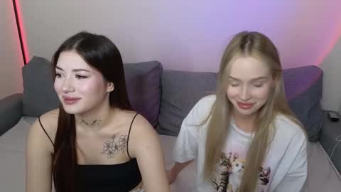 Snapshot of mmkakpoxyi22 chatting on January 7, 12:55 am alice and ray online show from January 7, 12:55 am