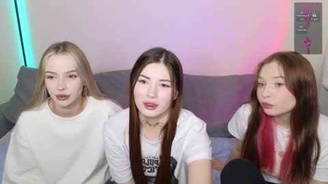 Snapshot of mmkakpoxyi22 chatting on January 14, 6:07 pm alice and ray online show from January 14, 6:07 pm