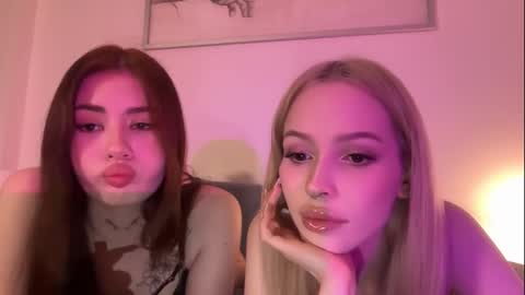 Snapshot of mmkakpoxyi22 chatting on September 11, 12:11 am alice and ray online show from September 11, 12:11 am