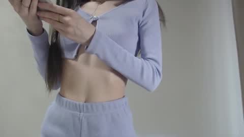 Snapshot of mmmeoww chatting on January 19, 9:01 am Ariela online show from January 19, 9:01 am