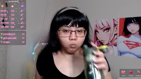 Molly online show from February 9, 9:37 am