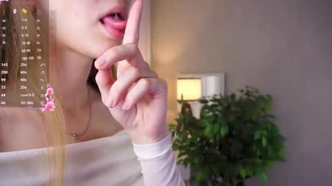 Laura online show from September 26, 11:03 am