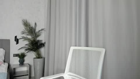 Snapshot of molly_555 chatting on October 14, 3:07 am Sima online show from October 14, 3:07 am