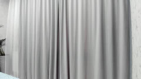 Snapshot of molly_555 chatting on October 25, 1:35 am Sima online show from October 25, 1:35 am