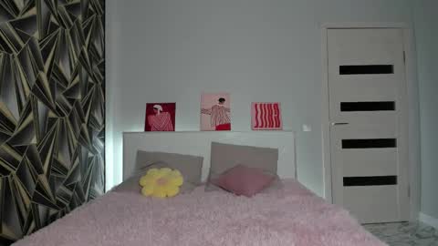 Snapshot of molly_555 chatting on November 27, 11:12 am Sima online show from November 27, 11:12 am