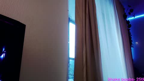 Snapshot of molly__percocet13 chatting on February 3, 9:52 am online show from February 3, 9:52 am