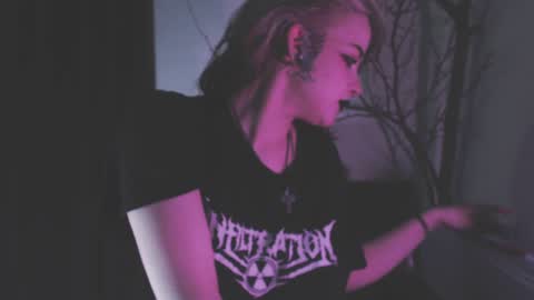 Molly Crow online show from January 27, 11:43 pm