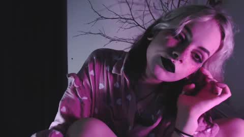 Molly Crow online show from January 28, 11:39 pm