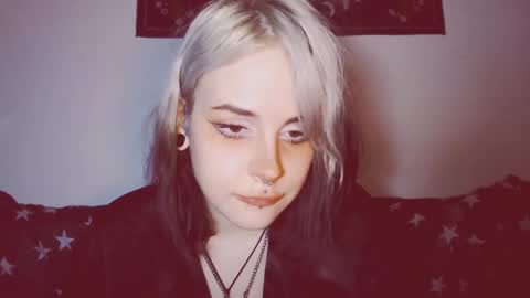 Molly Crow online show from February 27, 4:20 am