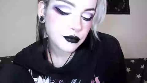 Molly Crow online show from March 8, 11:49 pm