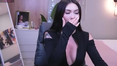 Molly online show from March 12, 7:24 am