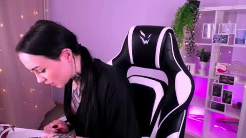 Snapshot of molly_kisss chatting on October 26, 10:21 am molly_kisss online show from October 26, 10:21 am