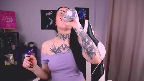 Snapshot of molly_kisss chatting on November 15, 9:39 am molly_kisss online show from November 15, 9:39 am