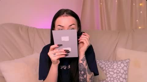 Snapshot of molly_kisss chatting on November 16, 9:37 am molly_kisss online show from November 16, 9:37 am