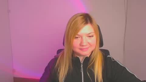 Snapshot of molly_moree chatting on January 15, 3:18 pm Molly online show from January 15, 3:18 pm