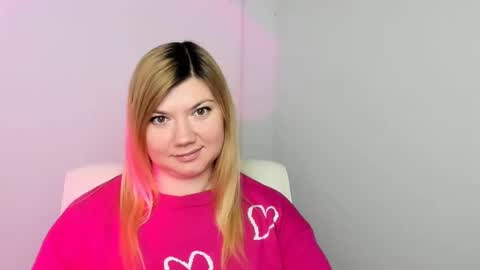 Snapshot of molly_moree chatting on February 5, 12:49 pm Molly online show from February 5, 12:49 pm