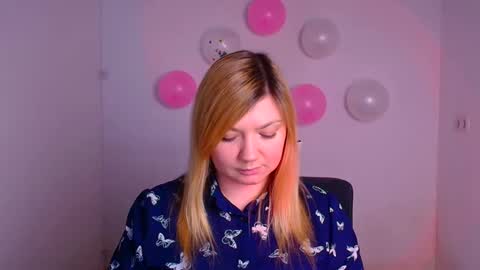 Snapshot of molly_moree chatting on February 17, 12:38 pm Molly online show from February 17, 12:38 pm