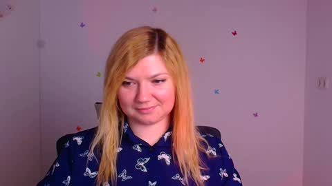 Snapshot of molly_moree chatting on February 27, 12:45 pm Molly online show from February 27, 12:45 pm