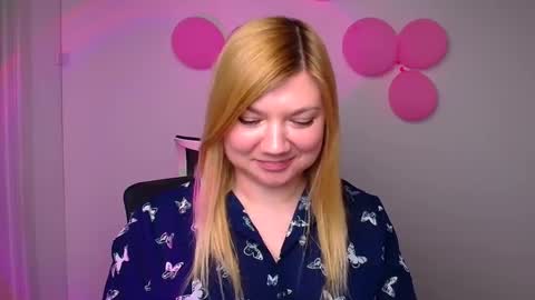 Snapshot of molly_moree chatting on March 11, 3:23 pm Molly online show from March 11, 3:23 pm