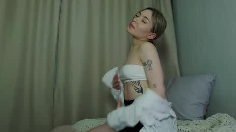 molly_wheel online show from February 11, 11:44 pm