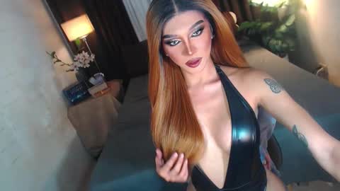 Snapshot of mollycummers chatting on November 16, 1:55 am Molly online show from November 16, 1:55 am