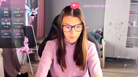  KIRA  online show from October 6, 4:10 am