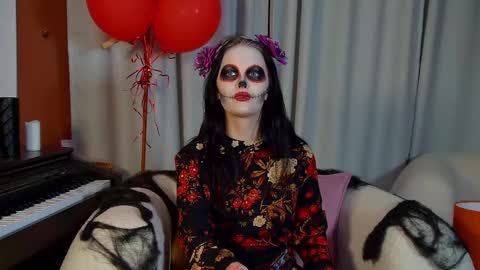 Molly online show from October 25, 6:35 pm