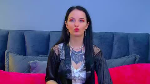 Molly online show from November 4, 6:29 pm