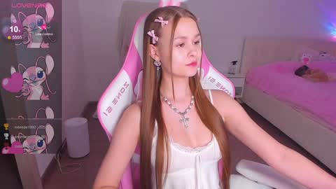 Molly online show from January 4, 8:48 pm